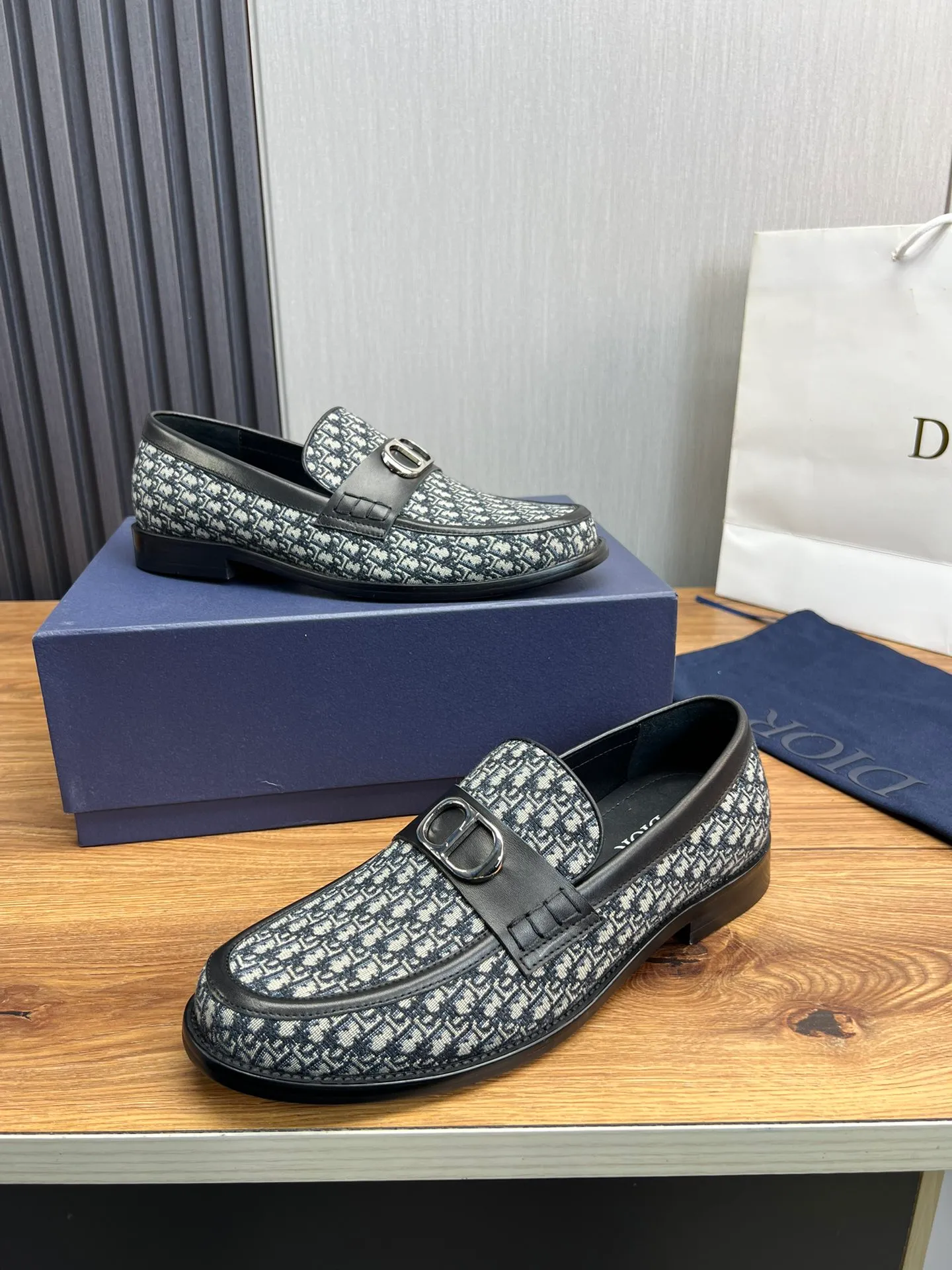 Men's men's shoes 💰580💰 Dior men's business casual leather shoes 👞all made of imported original brand leather, just to create a more comfortable wearing experience, upper: original cowhide ➕ imported sheepskin lining, original non-slip and wear-resistant rubber outsole ✔️36-45 (38.45 non-refundable)